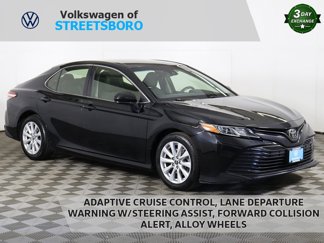 Used 2018 Toyota Camry LE image 1