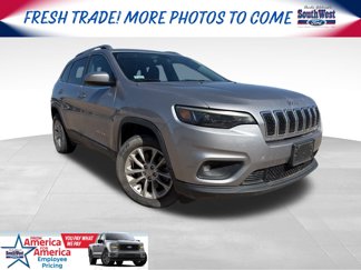 Used 2019 Jeep Cherokee Latitude w/ Popular Appearance Group image 1