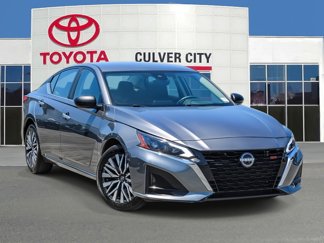 Used 2024 Nissan Altima 2.5 SV image 1