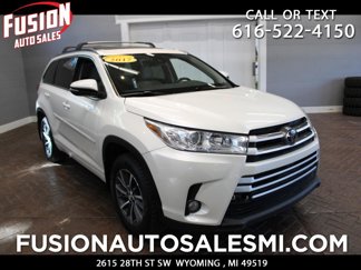 Used 2017 Toyota Highlander XLE image 1
