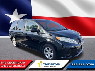 Used 2015 Toyota Sienna LE image 1