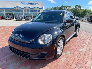 Used 2013 Volkswagen Beetle 2.5 image 1
