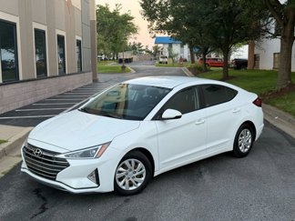 Used 2019 Hyundai Elantra SE image 1