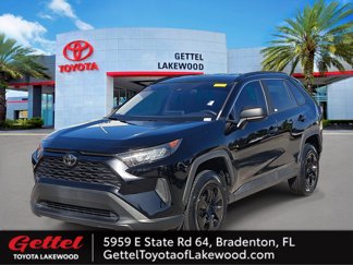 Used 2020 Toyota RAV4 LE image 1