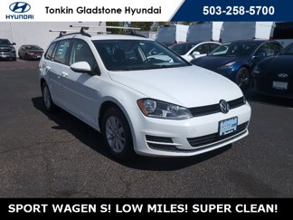 Used 2017 Volkswagen Golf S image 1