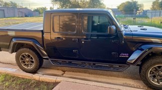 Used 2021 Jeep Gladiator Overland image 1