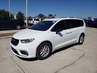 New 2025 Chrysler Pacifica Select image 1