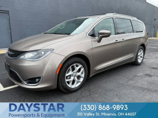 Used 2018 Chrysler Pacifica Touring-L Plus w/ Tire & Wheel Group image 1
