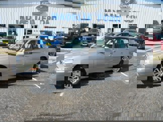 Used 2003 Lincoln Town Car Signature image 1