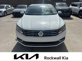 Used 2017 Volkswagen Passat 1.8T SE image 1