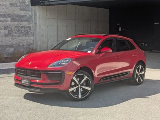 Certified 2025 Porsche Macan image 1