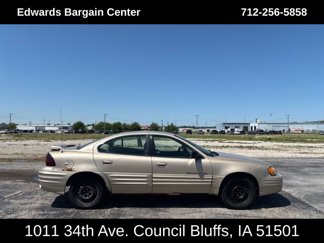 Used 2002 Pontiac Grand Am SE image 1