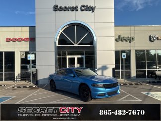 Used 2019 Dodge Charger SXT image 1