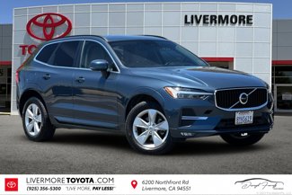 Used 2022 Volvo XC60 B5 Momentum image 1