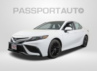 Used 2022 Toyota Camry SE image 1