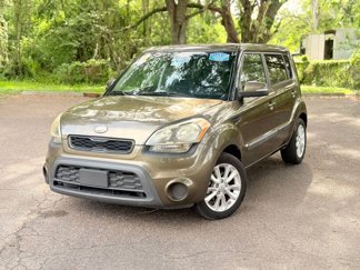 Used 2013 Kia Soul + image 1