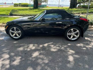 Used 2006 Pontiac Solstice Convertible w/ Power Package image 1