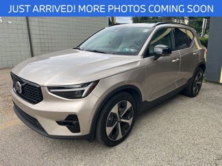 Used 2024 Volvo XC40 B5 Plus w/ Protection Package Premier image 1