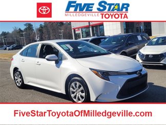 Used 2022 Toyota Corolla LE image 1
