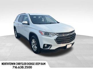 Used 2021 Chevrolet Traverse LT image 1