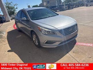 Used 2015 Hyundai Sonata SE image 1