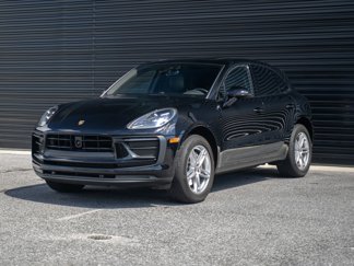 Certified 2023 Porsche Macan image 1
