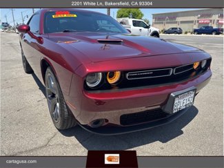 Used 2019 Dodge Challenger SXT image 1