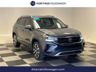 Certified 2022 Volkswagen Taos SE image 1