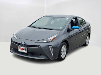 Used 2019 Toyota Prius LE image 1