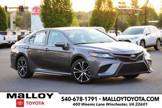 Used 2020 Toyota Camry SE image 1