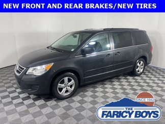 Used 2011 Volkswagen Routan SE image 1