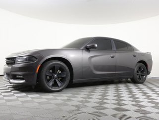 Used 2016 Dodge Charger SXT image 1