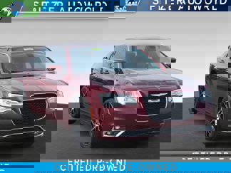 Used 2021 Chrysler 300 Touring L image 1