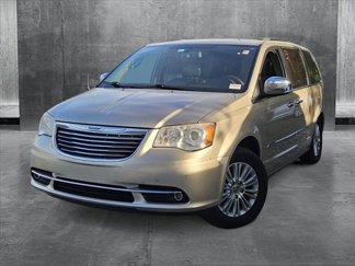 Used 2013 Chrysler Town & Country Limited w/ Luxury Group image 1