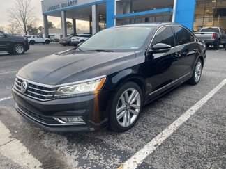 Used 2017 Volkswagen Passat 1.8T SE image 1