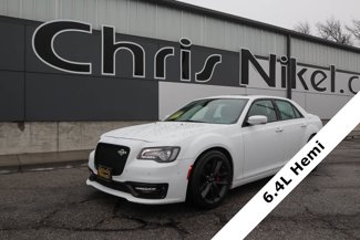 Used 2023 Chrysler 300 C image 1