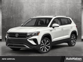Certified 2024 Volkswagen Taos SE image 1