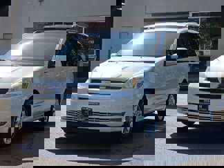 Used 2004 Toyota Sienna XLE image 1