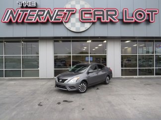 Used 2017 Nissan Versa SV image 1