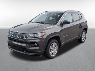 Used 2022 Jeep Compass Latitude image 1