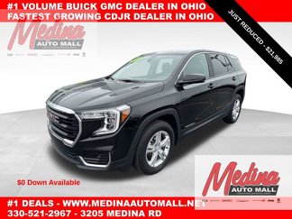 Used 2022 GMC Terrain SLE image 1