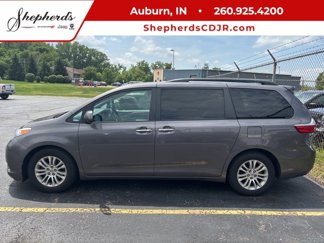 Used 2015 Toyota Sienna XLE image 1