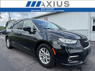 Used 2023 Chrysler Pacifica Touring-L image 1