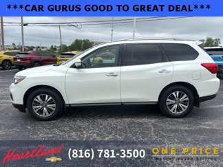Used 2019 Nissan Pathfinder SV image 1
