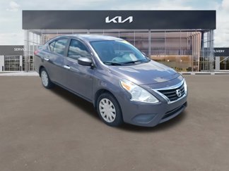 Used 2015 Nissan Versa SV image 1