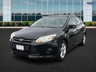 Used 2013 Ford Focus SE w/ SE Winter Pkg image 1