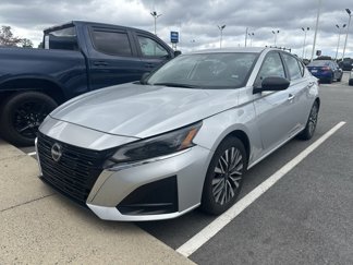 Used 2024 Nissan Altima 2.5 SV image 1