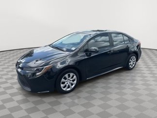 Used 2022 Toyota Corolla LE image 1