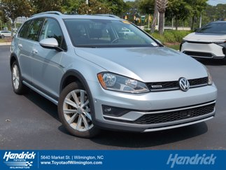 Used 2017 Volkswagen Golf SE image 1