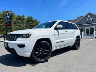 Used 2020 Jeep Grand Cherokee Altitude image 1